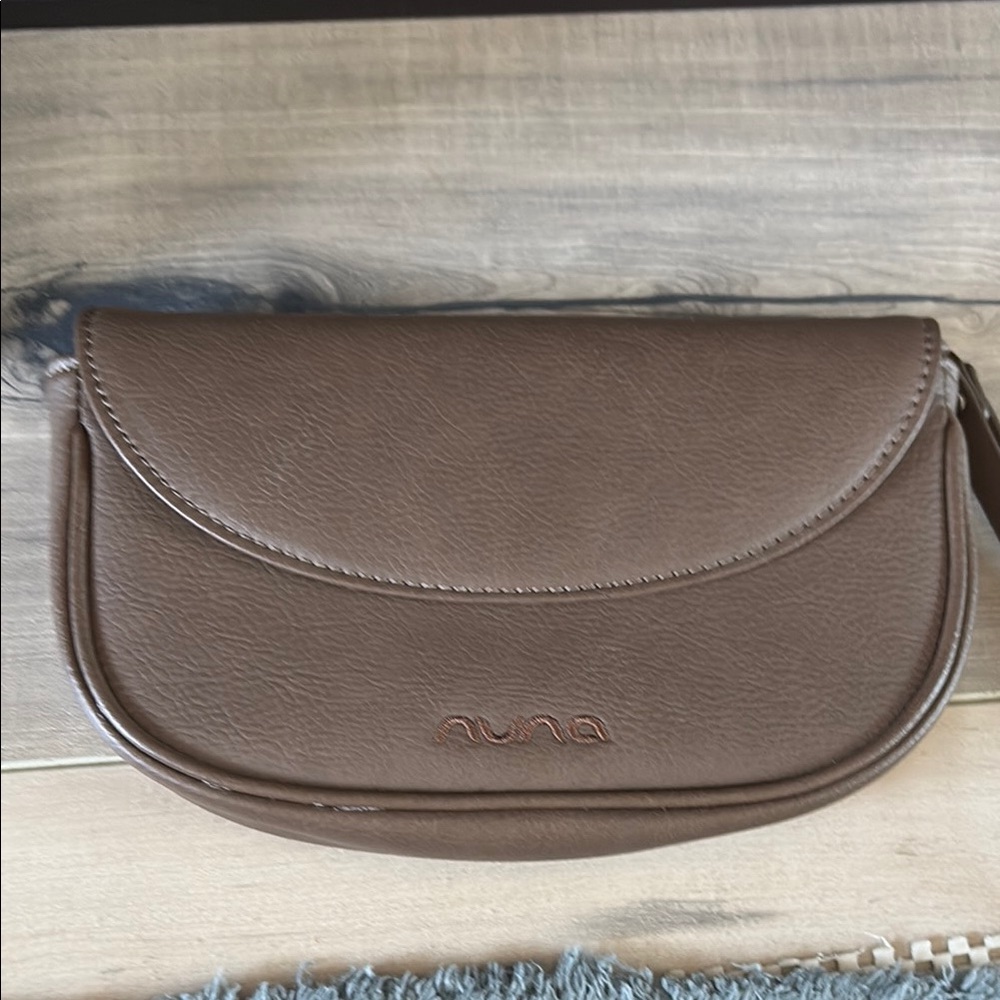 Brown Leather Nuna wristlet